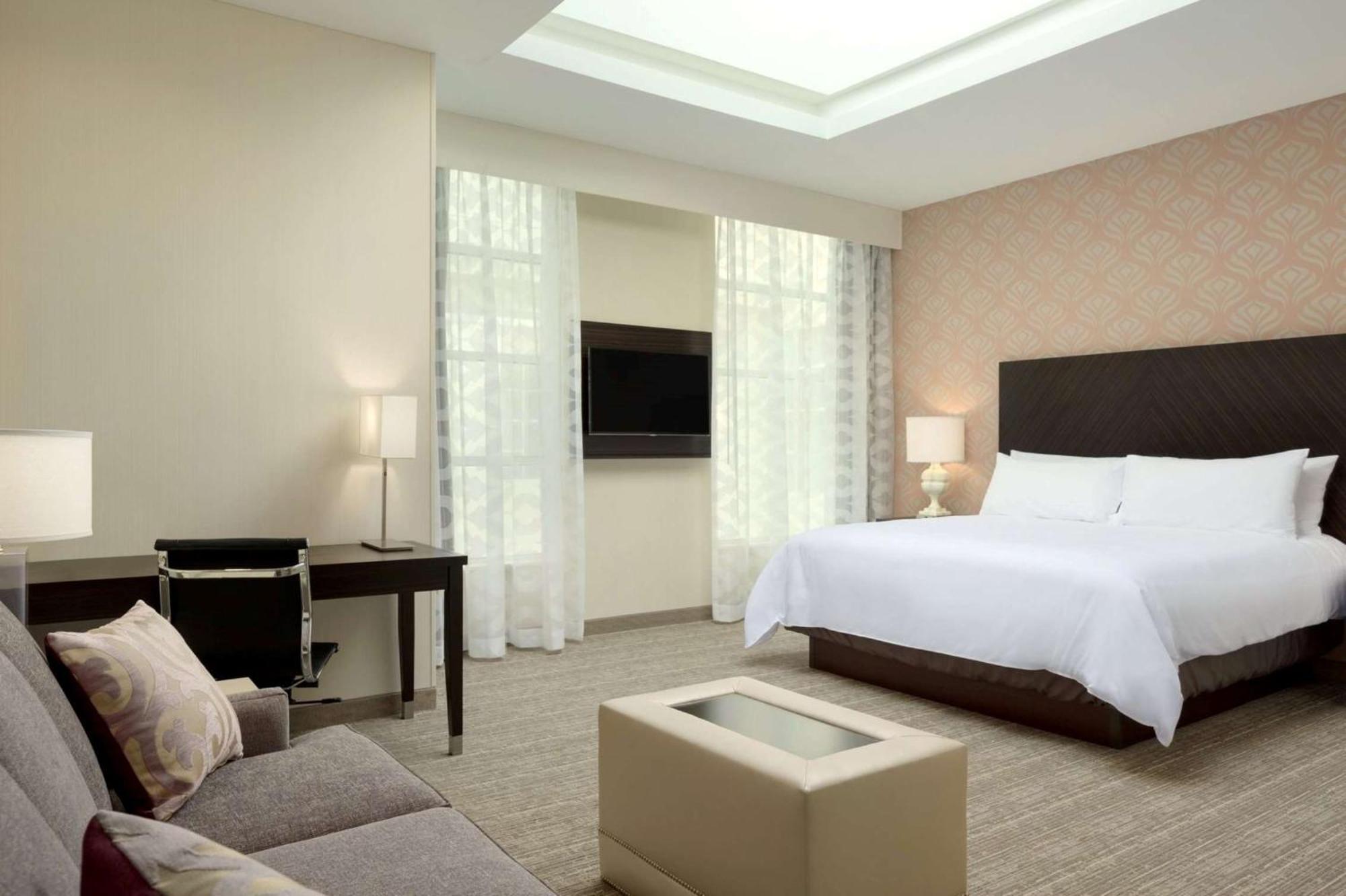 Embassy Suites Louisville Downtown Экстерьер фото